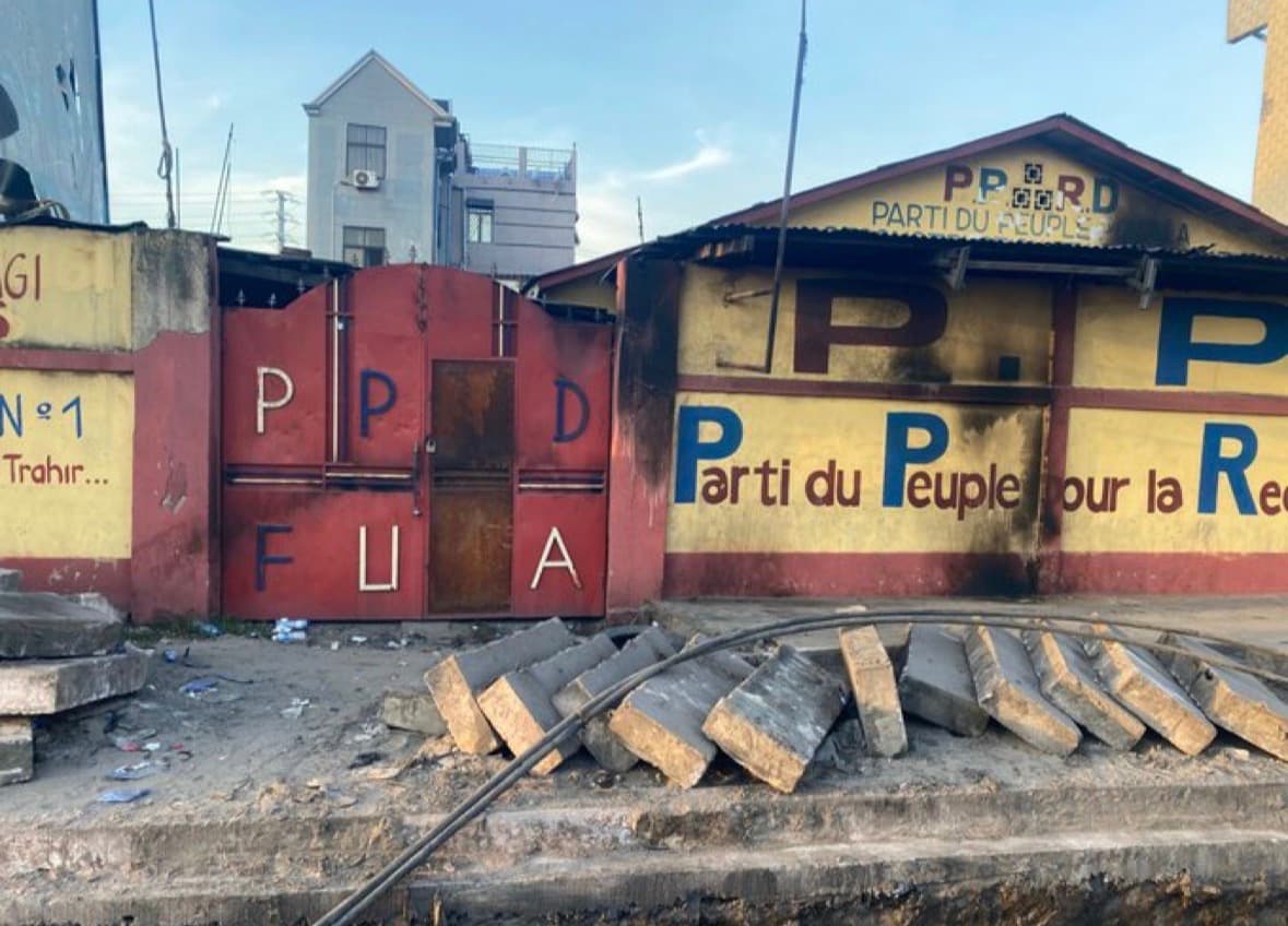 RDC : le siège du PPRD ciblé en marge de la marche pro-sanctions à Kinshasa