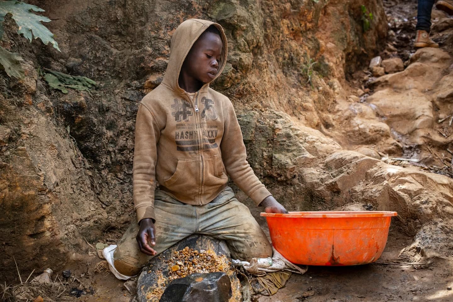 EST DE LA RDC : AMNESTY INTERNATIONAL DOCUMENTE L’EXÉCUTION DE 18 MINEURS ET UN TRAFIC DE MINERAIS VERS LE RWANDA
